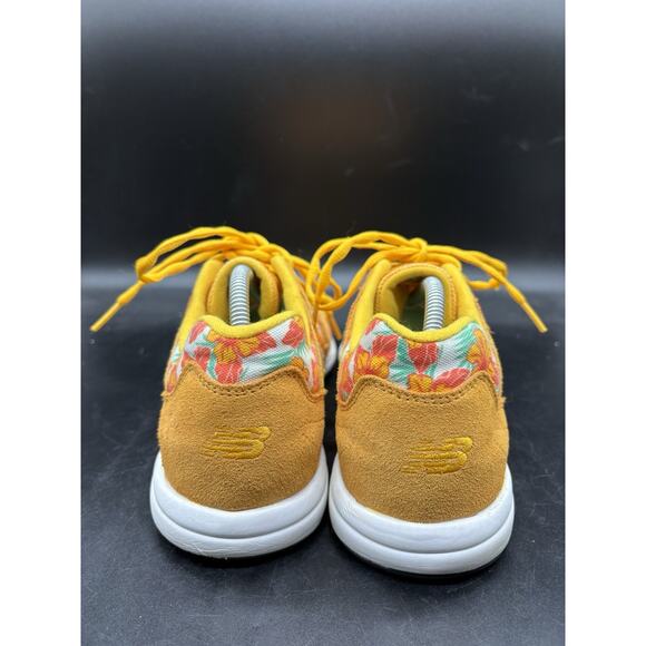 New Balance 205 x Urban Outfitters Yellow Suede Floral Canvas Sneakers Mens 10.5
